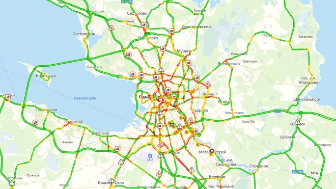 В пятницу пробки в Петербурге достигли 8 баллов