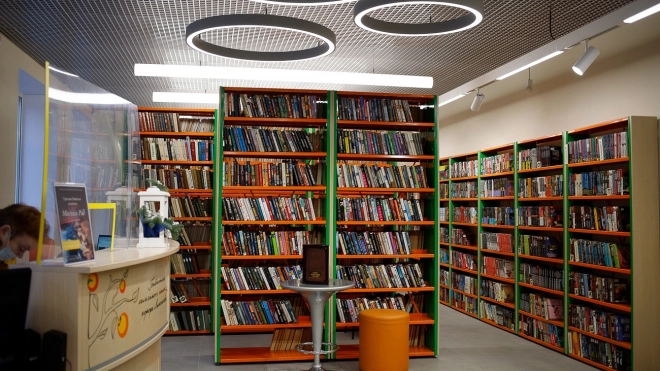 В Ломоносове открылась библиотека после капремонта