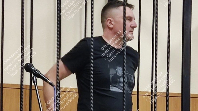 Подозреваемый в мошенничестве с юридическими услугами житель Петербурга отправлен под домашний арест