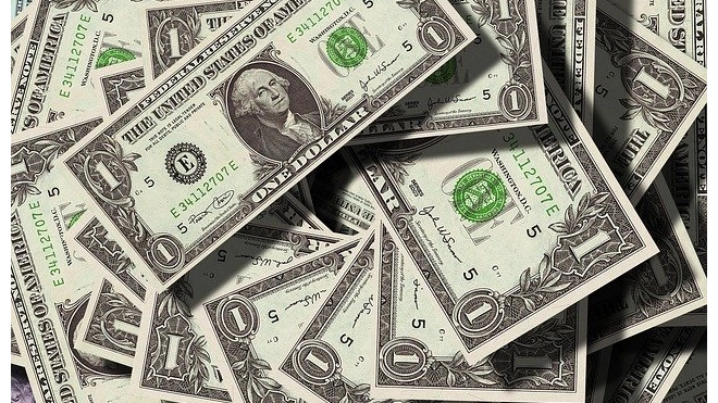 Финансист дал совет россиянам по покупке долларов 