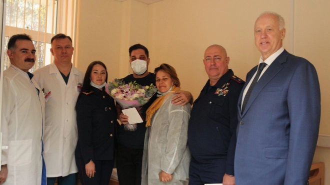 Бастрыкин наградил медалью заступившегося за девушку пассажира метро