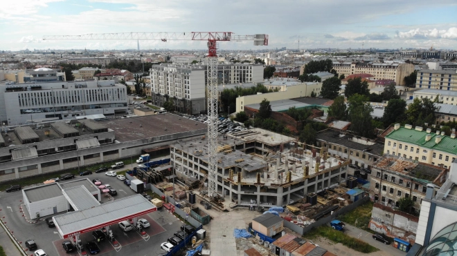 Госстройнадзор проверил ход строительства гостиницы на Синопской набережной