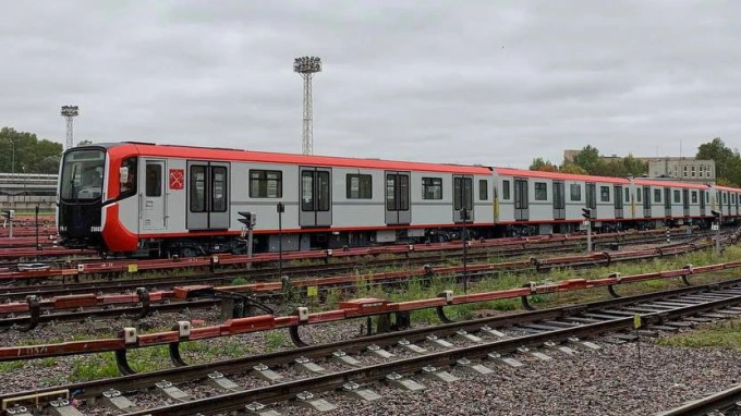 В Петербург прибыли 2 новых поезда 