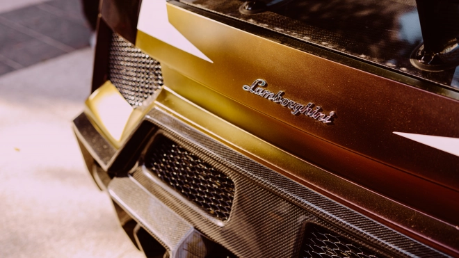 Петербуржец не смог забрать после ремонта Lamborghini, так как его продали через ломбард