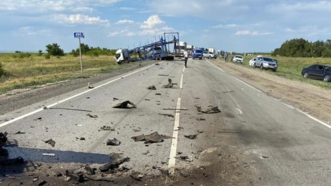 Под Волгоградом семья из Екатеринбурга разбилась в ДТП с грузовиком