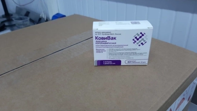 Петербург получил новую партию вакцины "КовиВак"