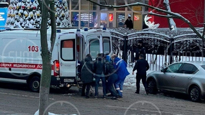 Источник: умерла 10-летняя девочка, раненная при стрельбе в МФЦ в Москве