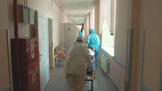 В Петербурге суточная заболеваемость COVID-19 вновь не превышает более 2000 человек