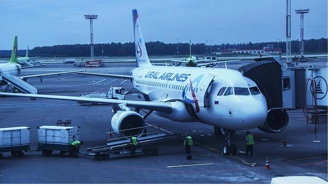 Россия с 1 декабря возобновляет авиасообщение с рядом стран