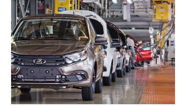 "АвтоВАЗ" не возобновит производство Lada Largus и Xray на следующей неделе