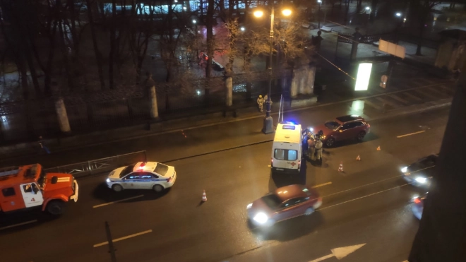 Женщина оказалась под колесами машины на Московском проспекте