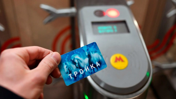 Сбербанк сообщил о переговорах по запуску карты "Тройка" в Петербурге