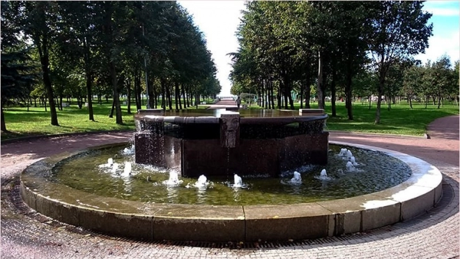 Из парка 300-летия похитили детали фонтана "Луч"