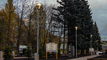 Сквер Николая Ивасюка в Шушарах осветили новые фонари