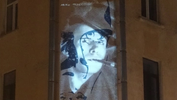 Граффити с Хармсом на улице Маяковского заменят световой ...