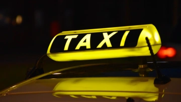 В школу на новом такси: с 1 сентября в Петербурге заработают новые стандарты для перевозчиков