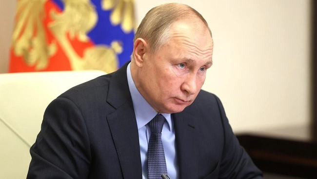Путин заявил, что власти постараются не допустить опрометчивых решении с QR-кодами