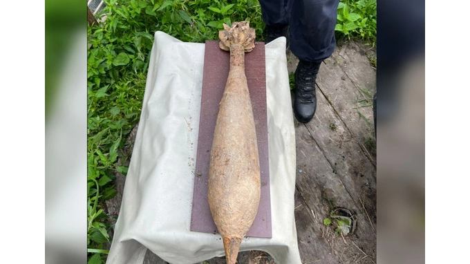 У дома под Тосно нашли 120-миллиметровую мину 
