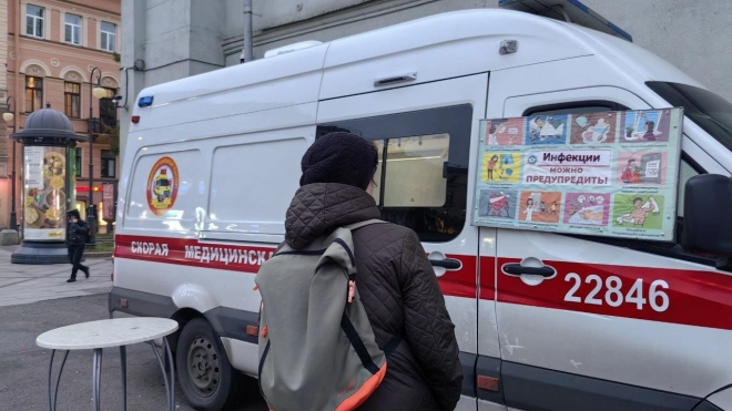 В Петербурге заработали мобильные пункты вакцинации от гриппа