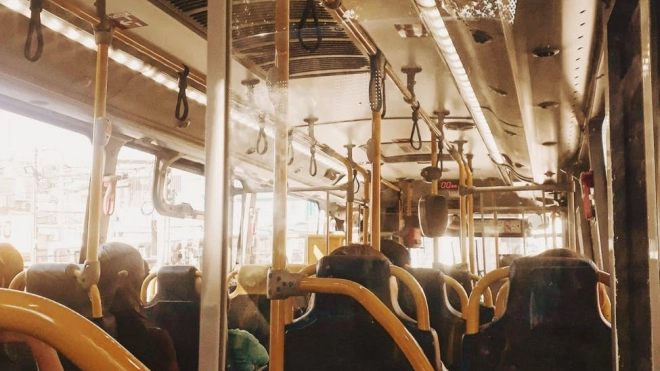 В Шушарах школьница попала под колеса автобуса