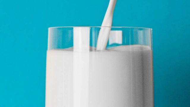 Производство молока в России за шесть месяцев увеличилось на 3%