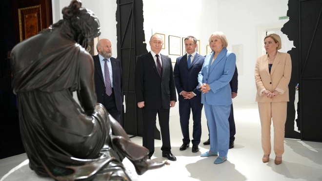 Путин посетил ГМЗ "Царское Село"