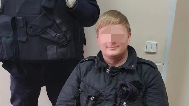 В прокуратуру Московского района Петербурга пришел человек со штык-ножом