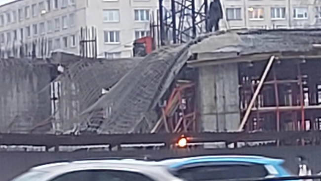 Госстройнадзор внепланово проверит стройку ТРК "Голливуд", где произошло обрушение