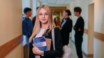 Петербургским студентам повысят стипендию до прожиточного минимума