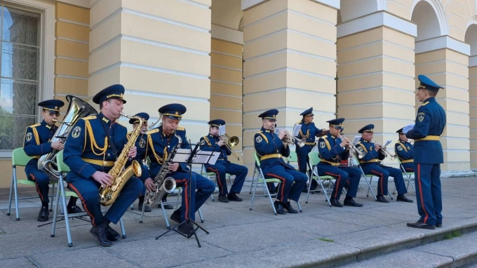 Оркестры разных стран выступят на концерте в Михайловском саду 27 июля
