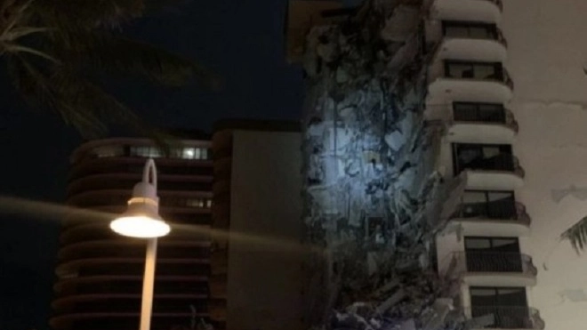При обрушении дома в Майами погибли три человека