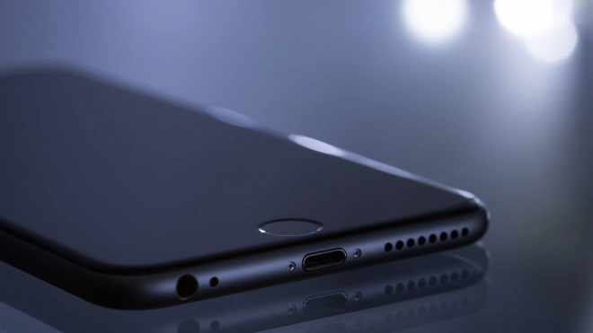 Apple планирует в 2023 году выпустить первый смартфон без лотка для сим-карты 