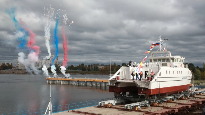 В Петербурге на воду спустили первое безэкипажное судно в стране