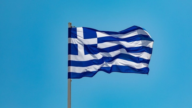 Греция отменяет обязательный карантин для туристов более чем из 30 стран