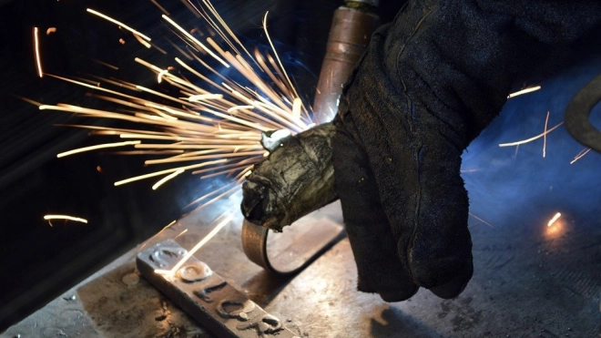 СМИ: власти РФ обсуждают меры по изъятию части доходов у металлургов 