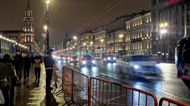 Из-за перекрытий улиц в Петербурге контрабасист Филармонии смог попасть на работу с пятого раза