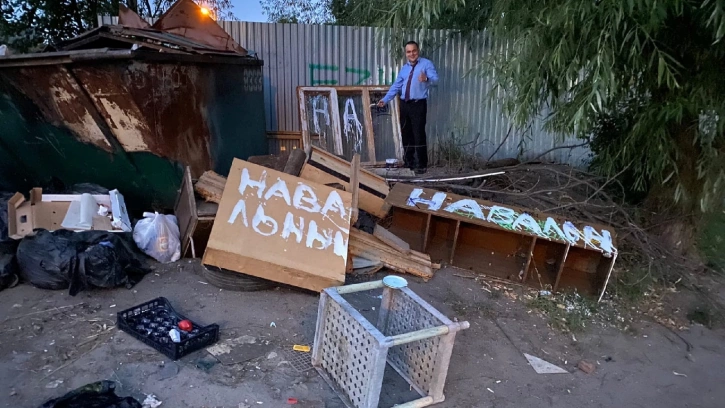 Жители Мурино добиваются уборки мусора с помощью Навального