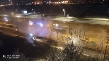 На Бухарестской улице прорвало трубу с горячей водой