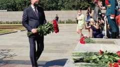 На Пискаревском кладбище почтили память жертв Великой Отечественной войны