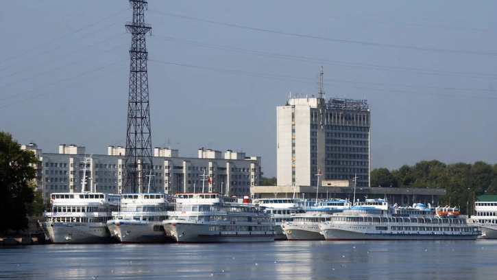 Судебный процесс за Речной порт в Петербурге приостановлен