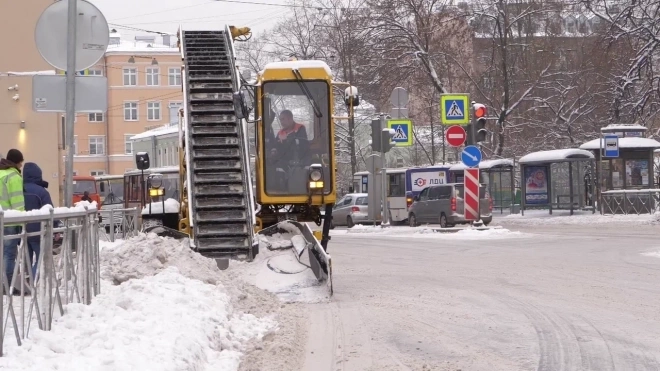Петербуржцев предупредили о сложной обстановке на дорогах 28 января