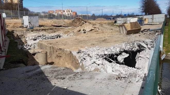 Росприроднадзор зафиксировал, что в Дудергофку при демонтаже моста сбрасывали бетон