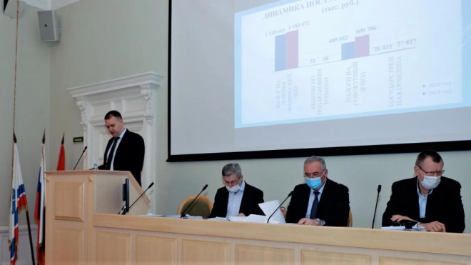 Константин Паничев представил бюджетный отчет комитета финансов