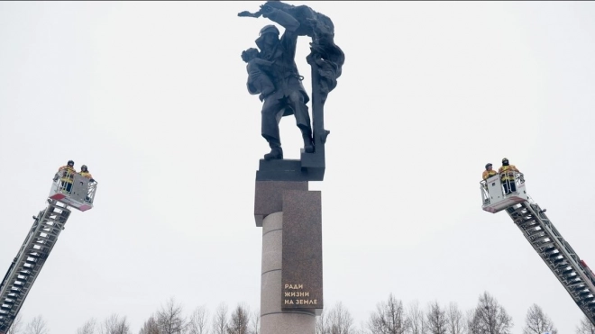 В парке Героев-Пожарных торжественно открыли монумент в честь спасателей и огнеборцев