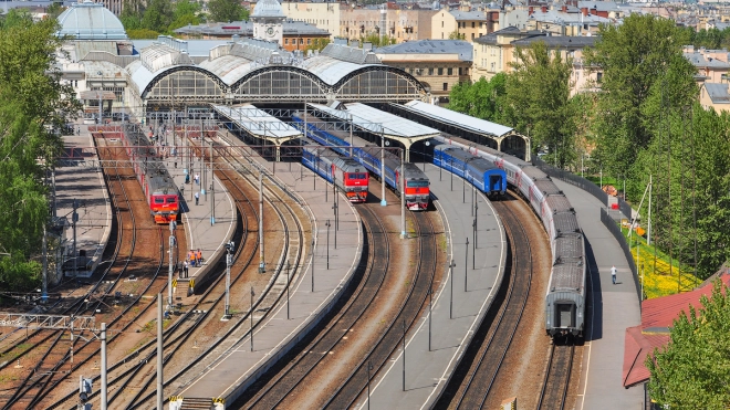 Петербурженка забрала себе забытый телефон и попала под уголовное дело