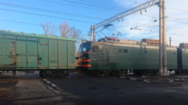 На Московском вокзале поймали зацепера, который планировал доехать до столицы между вагонами поезда