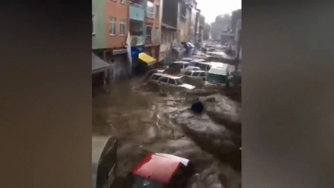 Количество погибших во время наводнений в Турции увеличилось до 27*