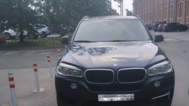 У петербуржца арестовали BMW X5 из-за 223 штрафов за превышение скорости