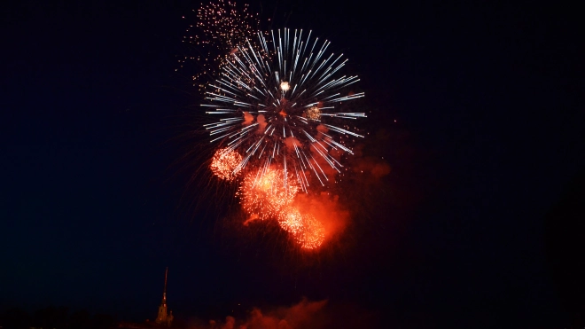 В Петербурге отказались от традиционного праздничного салюта в новогоднюю ночь