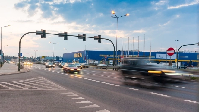 До августа сотрудники IKEA в Петербурге будут получать зарплату